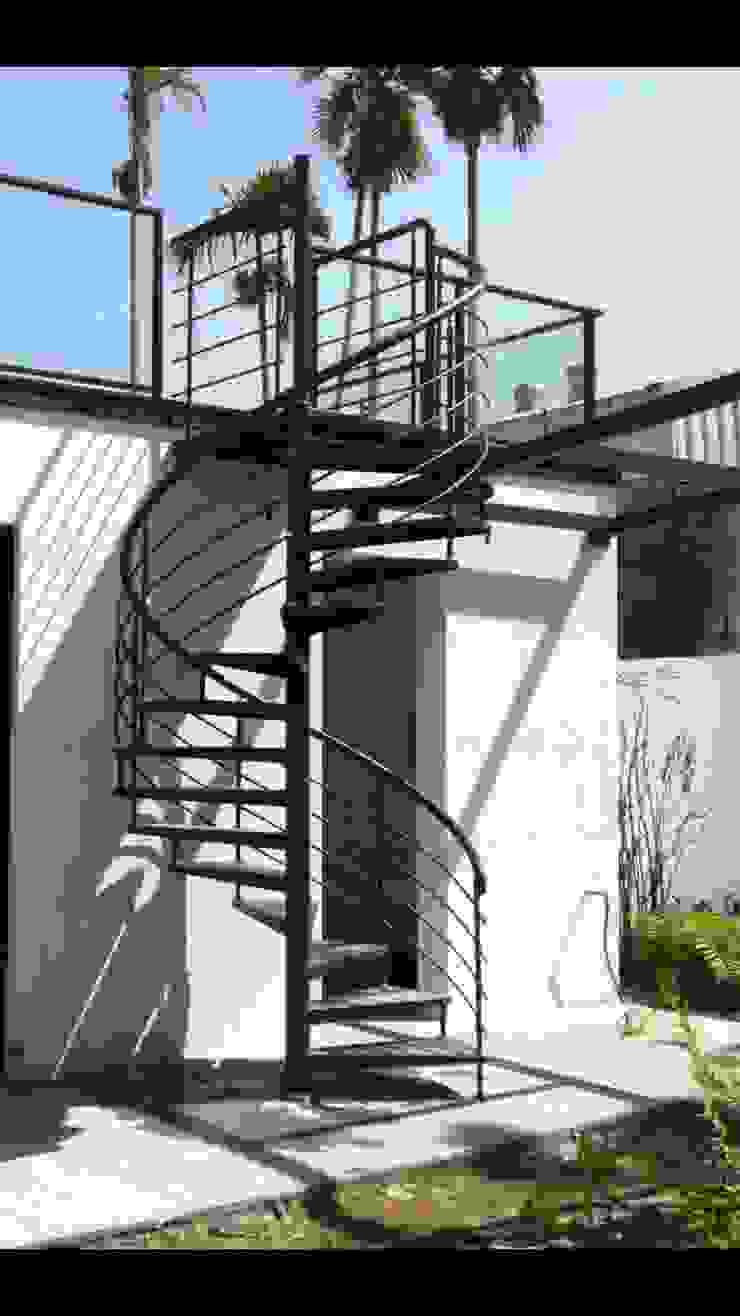 各式旋轉樓梯, 茂林樓梯扶手地板工程團隊 茂林樓梯扶手地板工程團隊 階段 黒色
