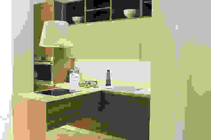 Showroom na Av. João XXI 12 - Lisboa, DIONI Home Design DIONI Home Design Rustic style kitchen Storage