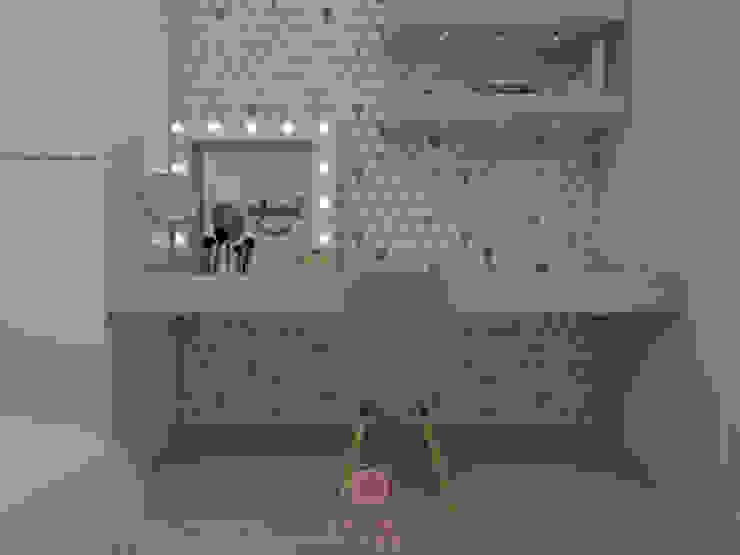 Penteadeira Camarim! Natália Mourão Arquitetura | Interiores | Paisagismo Quartos modernos