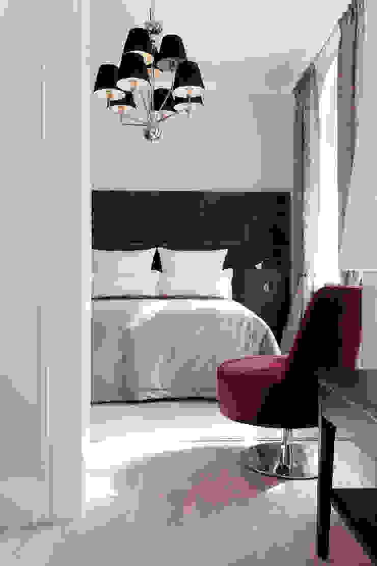 Sweet dreams are Handmade by moebeldesign M-Moebeldesign - Interior by BOCK Moderne Schlafzimmer Seide Lila/Violett Boxspring,Doppelbett,Elegant,Zeitlos,Betten und Kopfteile