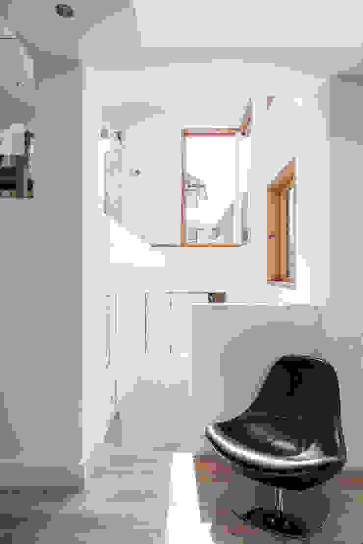 Honor Oak Red Squirrel Architects Ltd Modern corridor, hallway & stairs
