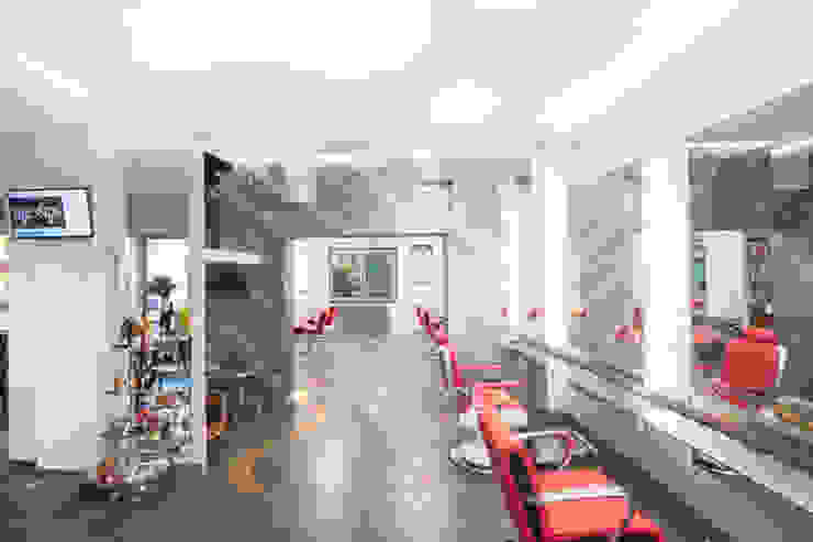 Lichtplanung für Ihre Geschäftsräume: Friseur Salon Morante in Essen, Moreno Licht mit Effekt - Lichtplaner Moreno Licht mit Effekt - Lichtplaner Commercial spaces Stone Multicolored Commercial Spaces