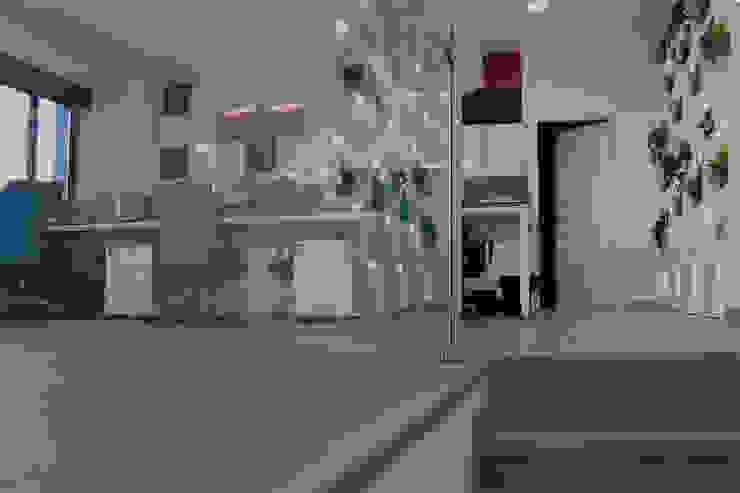 Oficina decorada con revestimiento de pared en madera | homify