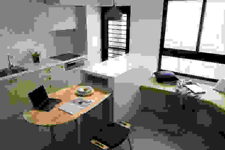 邑田空間設計 Sala da pranzo eclettica