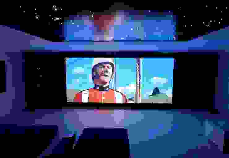 Projection Dreams / CUSTOM CINEMA 360 LDA Медиа комната в стиле минимализм МДФ Фиолетовый / Лиловый