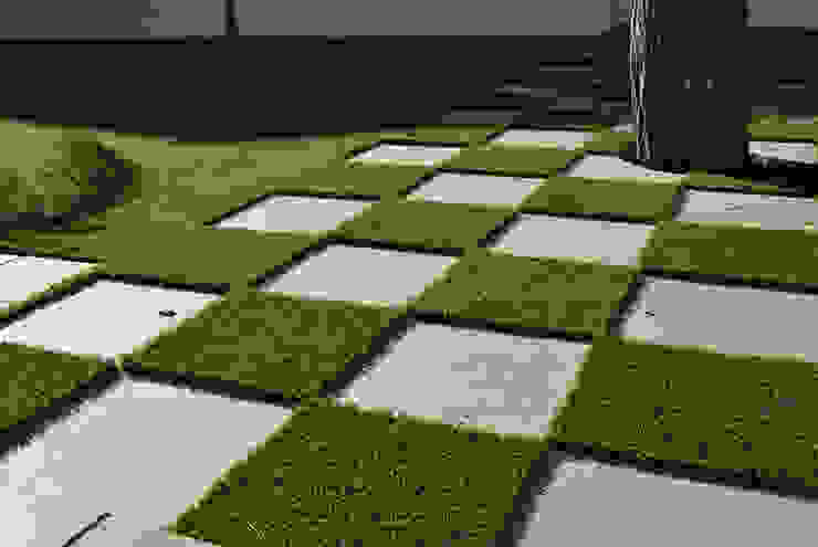 Césped artificial para jardines y patios modernos en Alicante | homify