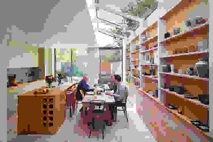 Gallery House Neil Dusheiko Architects Modern dining room