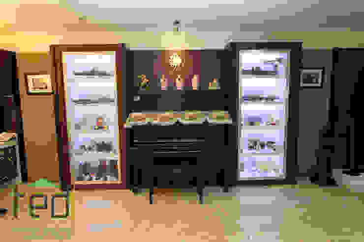 Cluster Akasia Golf 5 BGM PIK PD. Teguh Desain Indonesia Living roomCupboards & sideboards