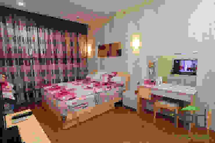 Cluster Akasia Golf 5 BGM PIK PD. Teguh Desain Indonesia BedroomBedside tables