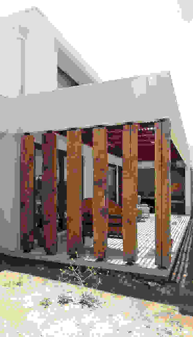 Quincho San Anselmo, 30m2, Chicureo, m2 estudio arquitectos - Santiago m2 estudio arquitectos - Santiago Balcones y terrazas de estilo rústico