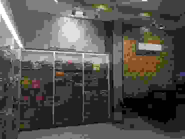 Garments Showroom Interior divine architects
