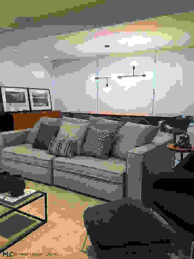 APARTAMENTO JM Maria Laura Coelho Salas de estar modernas