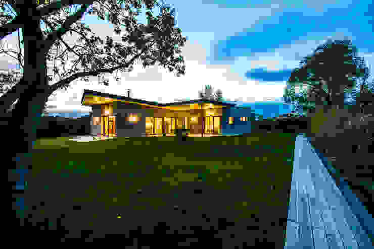 Aussenansicht Schandl Architekten Kleines Haus Glas Mehrfarbig