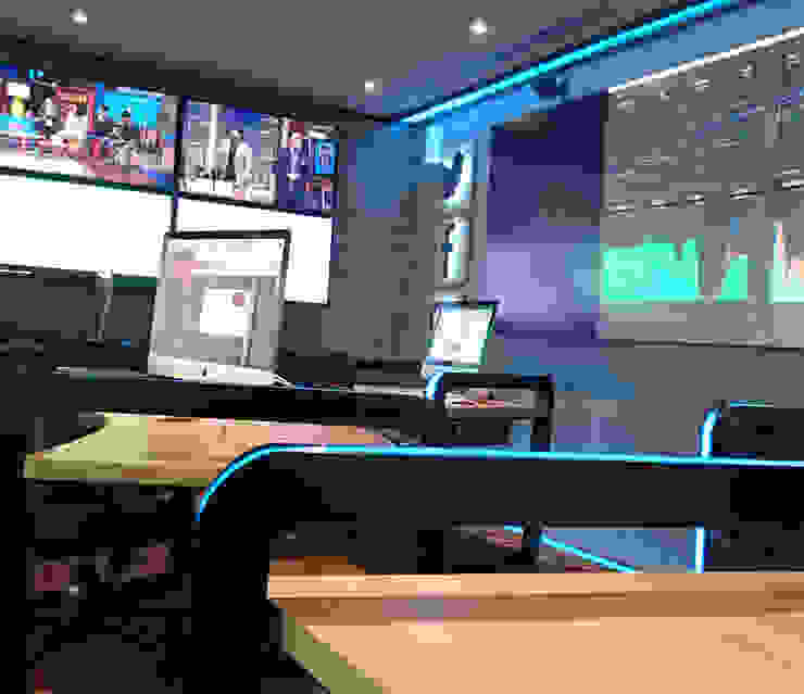 NET TV Media Command Studio & Pantry Equator.Architect Bangunan Kantor Modern