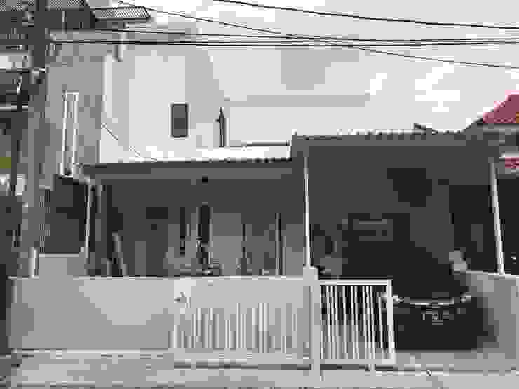 Front Elevation Equator.Architect Rumah Minimalis