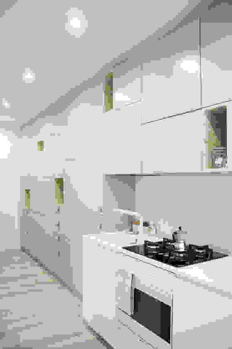 parete attrezzata Spazio 14 10 di Stella Passerini Cucina minimalista