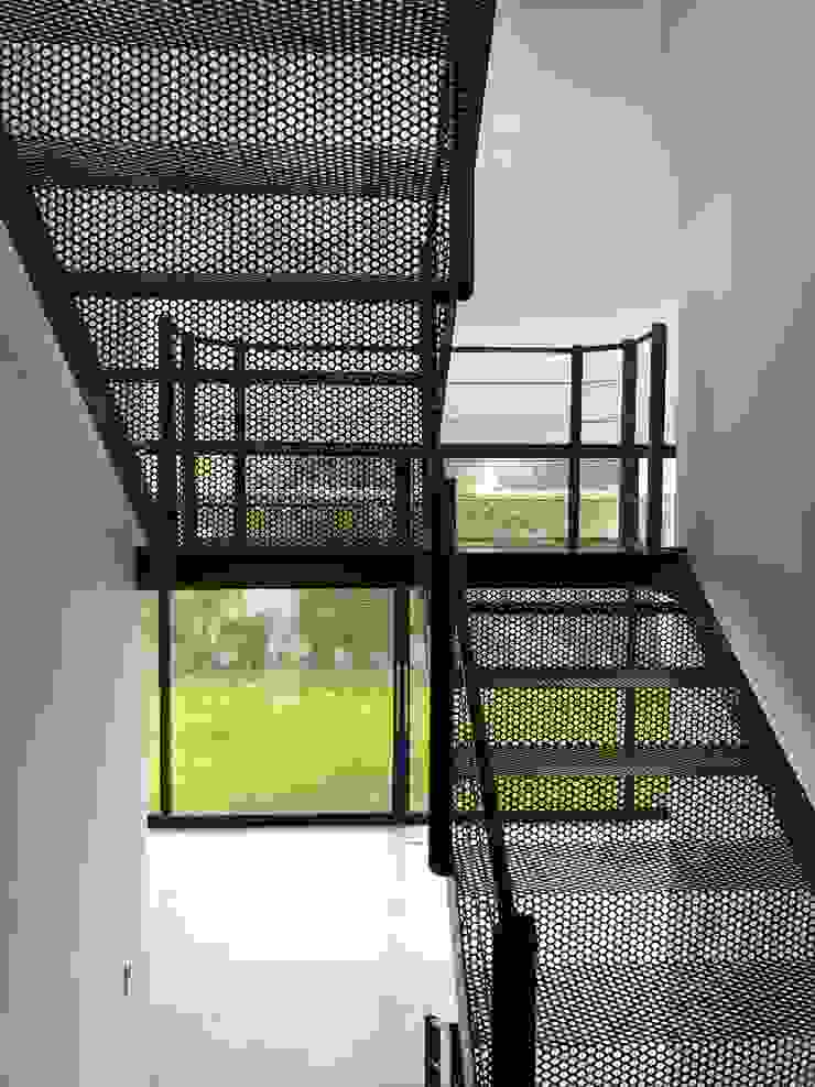 Escaleras ARC Arquitectos S.A. de C.V. Escaleras Metal Metálico/Plateado