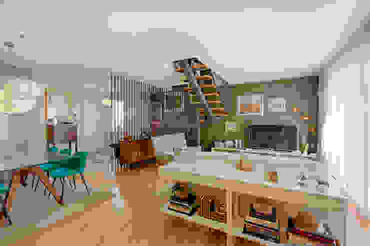 Entrada - sala - Moradia em Leça da Palmeira - SHI Studio Interior Design ShiStudio Interior Design Salas de estar modernas decoração,reabilitação,remodelação,arquitetura,sala de estar,escadaria,entrada,shistudio,shi studio,sheila moura azevedo,interior design...