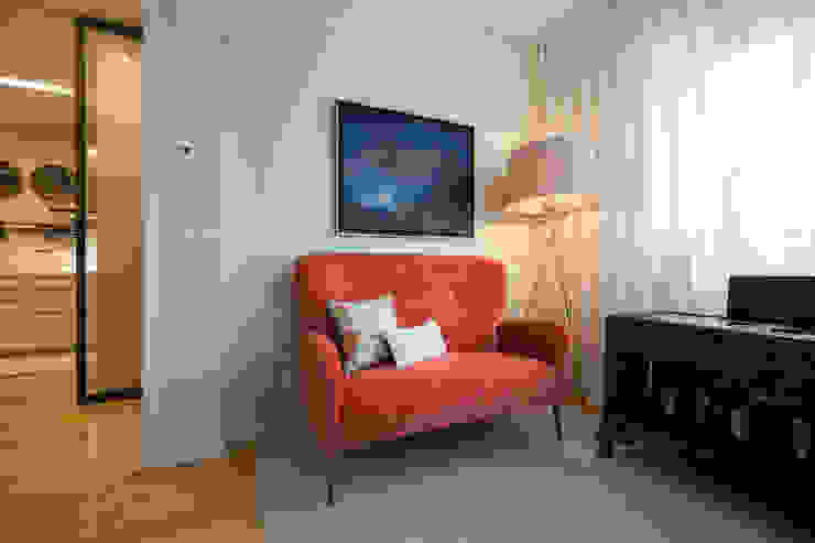 Espaço de meditação - Moradia em Leça da Palmeira - SHI Studio Interior Design ShiStudio Interior Design Escritórios modernos cadeirão,candeeiro de pé,loloca,shistudio,sheila moura azevedo,shi studio,remodelação,reabilitação,decoração,interior design,moradia,porto...