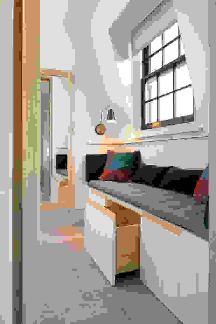 Storage Shape London Modern living room Furniture,Comfort,Cabinetry,Azure,Window,Fixture,Drawer,Wood,Interior design,Architecture