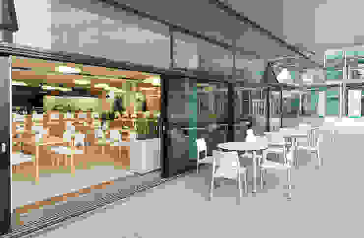 Design Restaurant am Flughafen Wien, archipur Architekten aus Wien archipur Architekten aus Wien Espacios comerciales Restaurantes