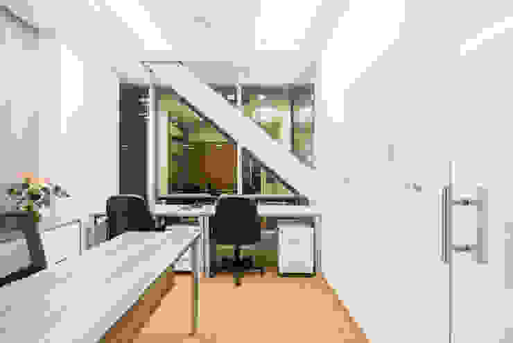 Oficina Corporativa - Edificio Panorama, Surco de Baum ...