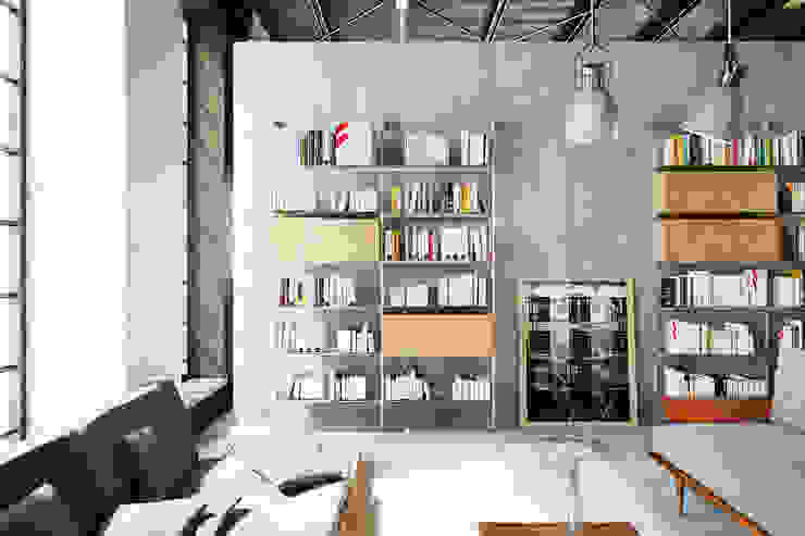 Giostra L Damiano Latini srl Spazi commerciali Alluminio / Zinco Metallizzato/Argento libreria ufficio,arredo ufficio,libreria a parete,libreria modulare,Complessi per uffici