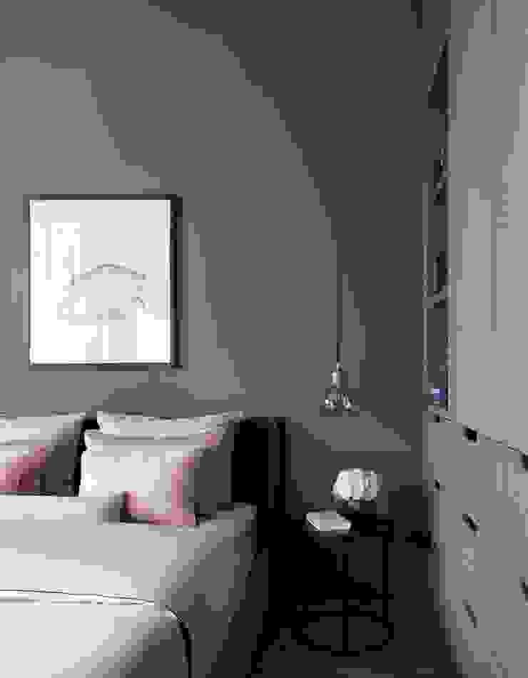 Small flat in Moscow 360 sq.ft Дизайн бюро Татьяны Алениной Modern Bedroom