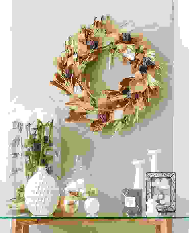 Interior Styling for AllHome Christmas Catalog 2018, Interiors by Corinne Bolisay Interiors by Corinne Bolisay Eclectic style corridor, hallway & stairs