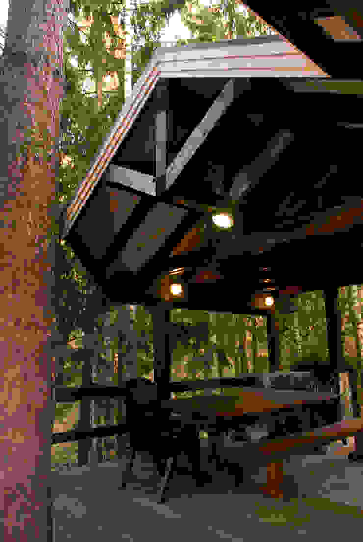 Вокалист 01 ООО GeoGraffiti Балкон и терраса в стиле минимализм