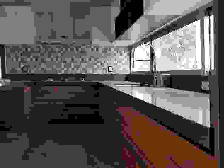 Cocina Color Nogal En Madera - Gavin and Griffin