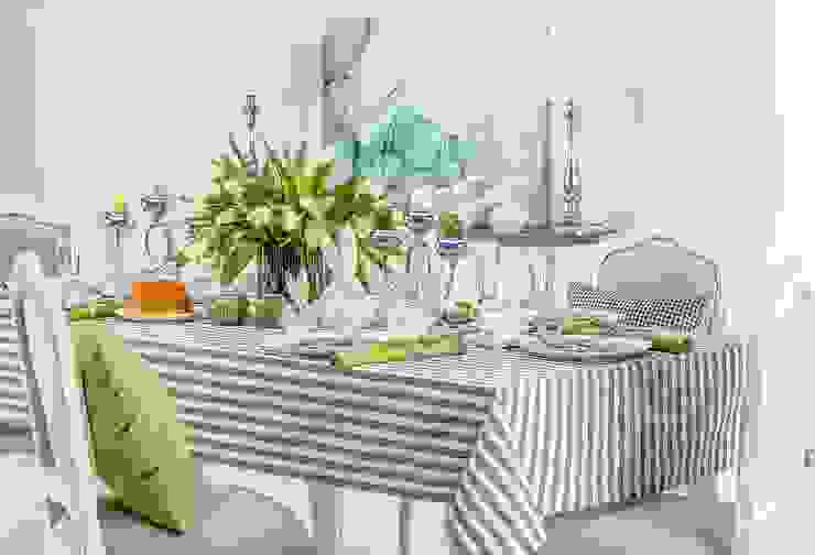 Auf der Suche nach Inspirationen für eine farbenfrohe Festtafel, Dekoria GmbH Dekoria GmbH Salas de jantar modernas Betão Bege Acessórios e decoração