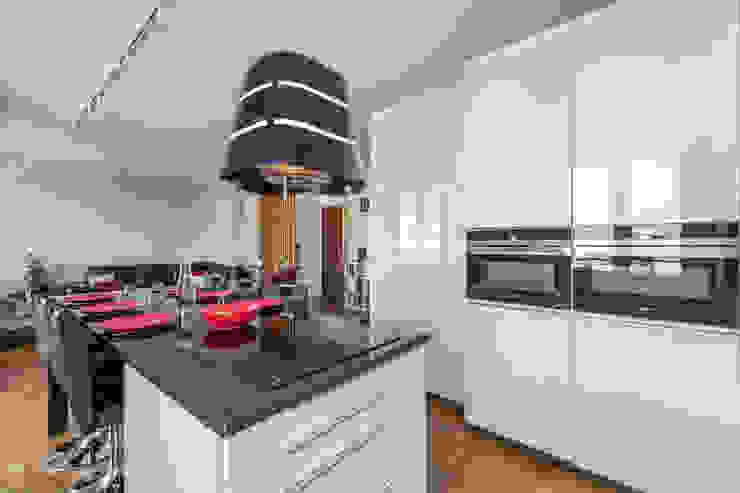 Fables de murs Built-in kitchens Granite White