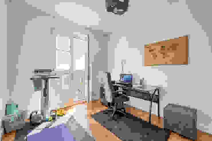 Fables de murs Modern style study/office Wood White