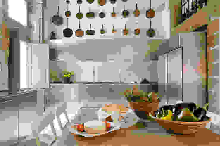 Masseria Vendicari, Sicilia (Giacomo Foti Photographer) Giacomo Foti Photographer Cucina in stile mediterraneo