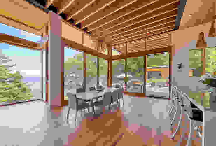 Contemporary Cottages in Ontario Trevor McIvor Architect Inc Modern dining room