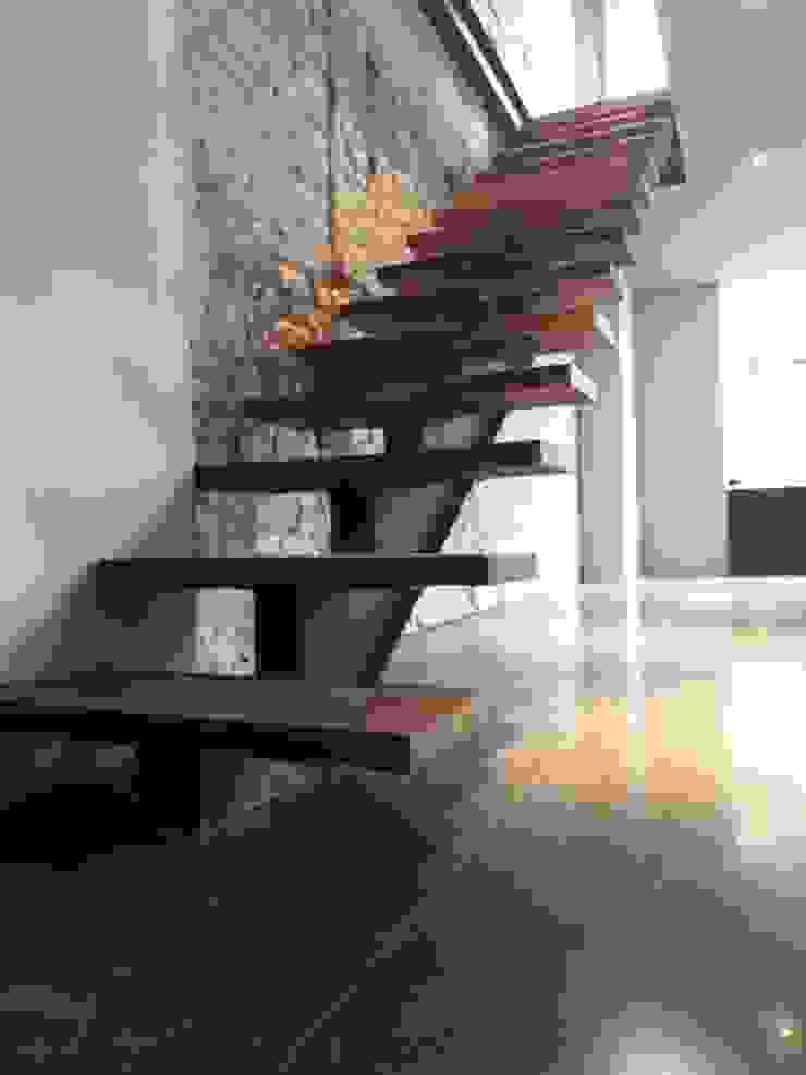Escalera Santuario arquitectura + Escaleras Hierro/Acero Acabado en madera