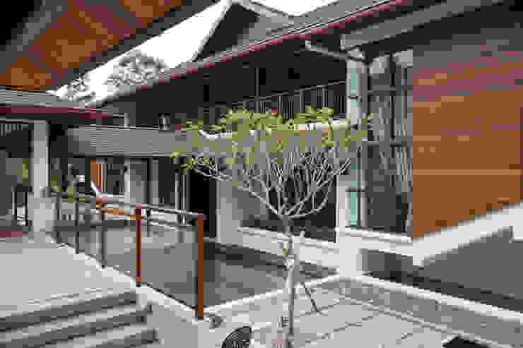 Luxury Bungalow In Sungai Penchala Kuala Lumpur Mode Architects Sdn Bhd Tropical style houses
