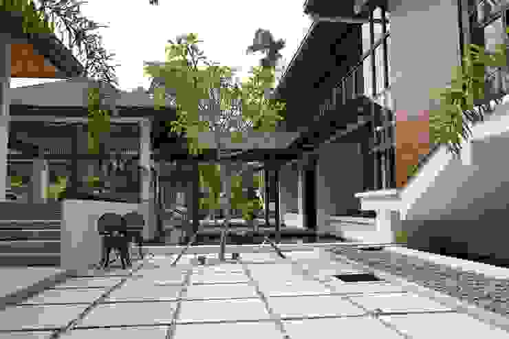 Luxury Bungalow In Sungai Penchala Kuala Lumpur Mode Architects Sdn Bhd Tropical style houses