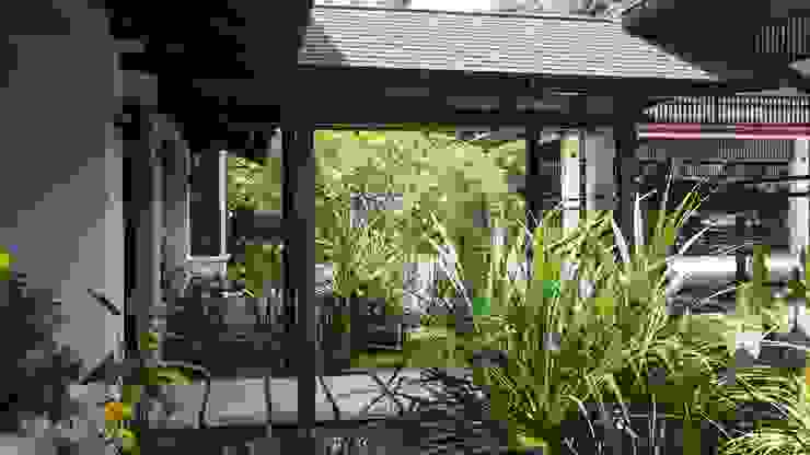 Luxury Bungalow In Sungai Penchala Kuala Lumpur Mode Architects Sdn Bhd Tropical style gardens