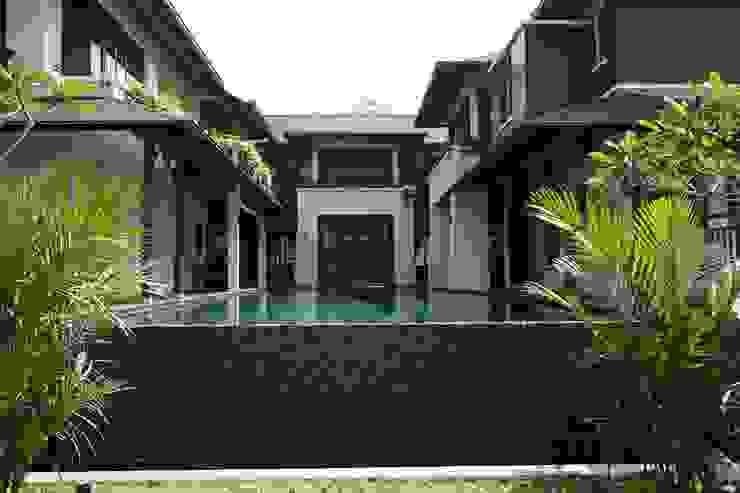Luxury Bungalow In Sungai Penchala Kuala Lumpur Mode Architects Sdn Bhd Tropical style houses