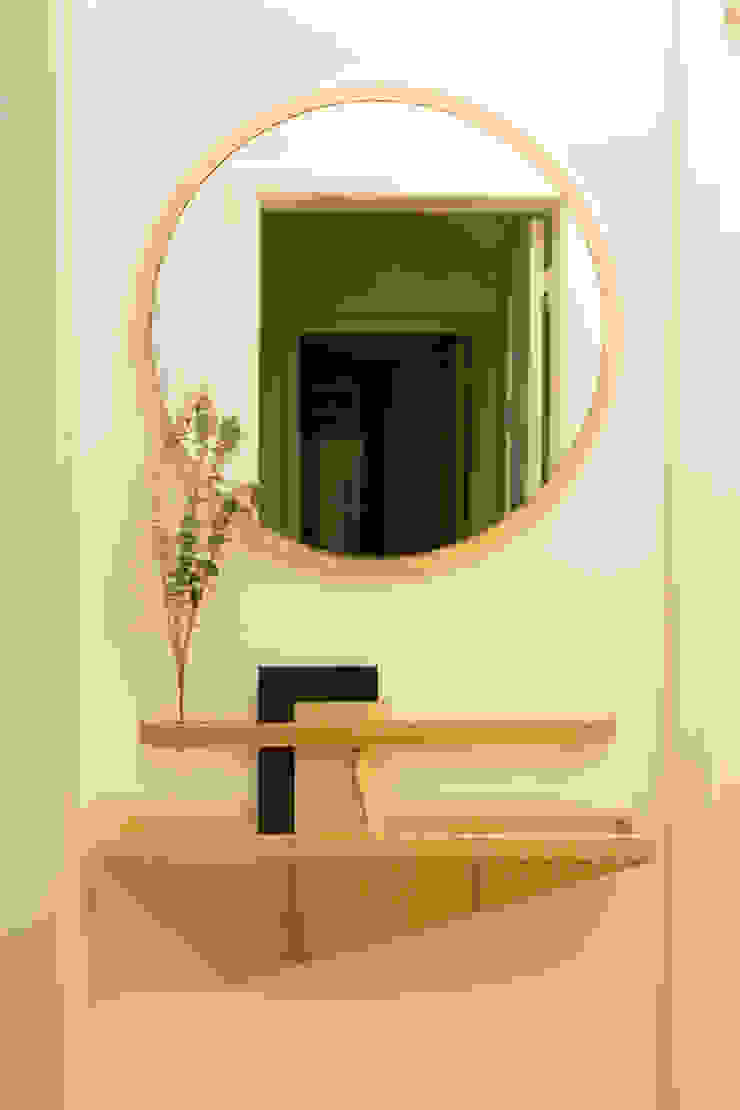 Remodelação T2 . Bairro de Alvalade, Lisboa Corredores, halls e escadas ecléticos por BL Design Arquitectura e Interiores Eclético