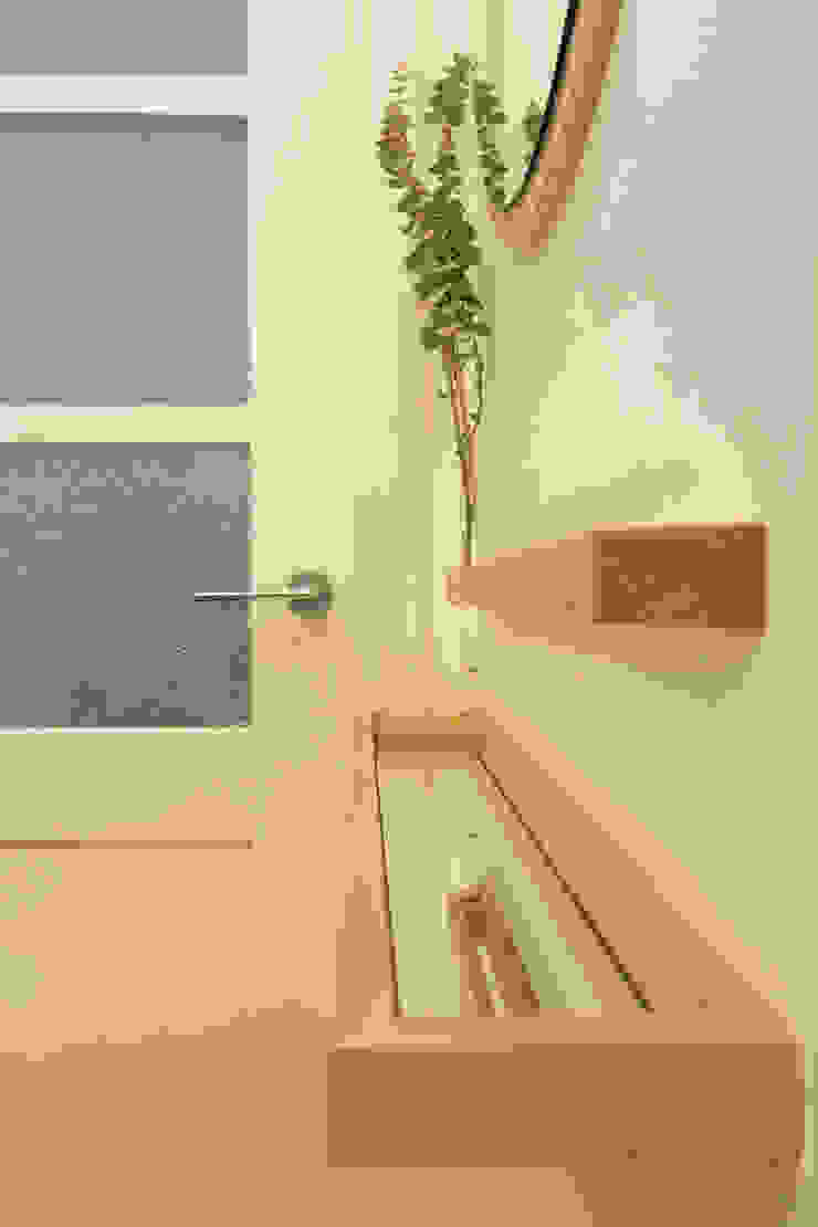 Remodelação T2 . Bairro de Alvalade, Lisboa Corredores, halls e escadas ecléticos por BL Design Arquitectura e Interiores Eclético