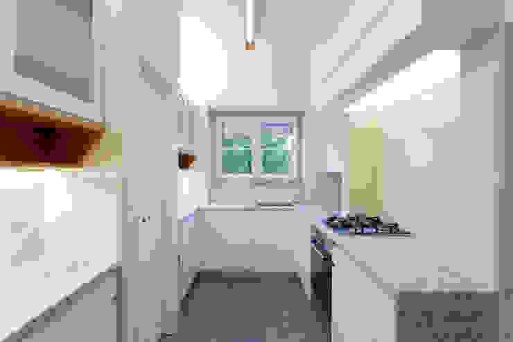 Remodelação T2 . Bairro de Alvalade, Lisboa Cozinhas ecléticas por BL Design Arquitectura e Interiores Eclético