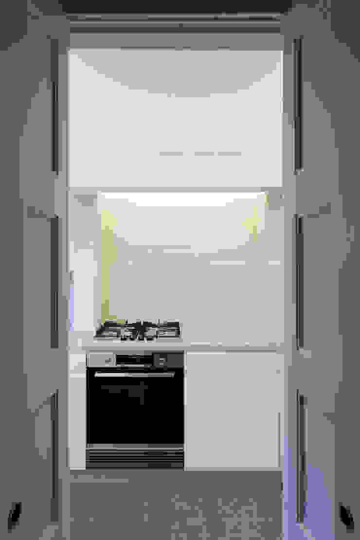 Remodelação T2 . Bairro de Alvalade, Lisboa Cozinhas ecléticas por BL Design Arquitectura e Interiores Eclético