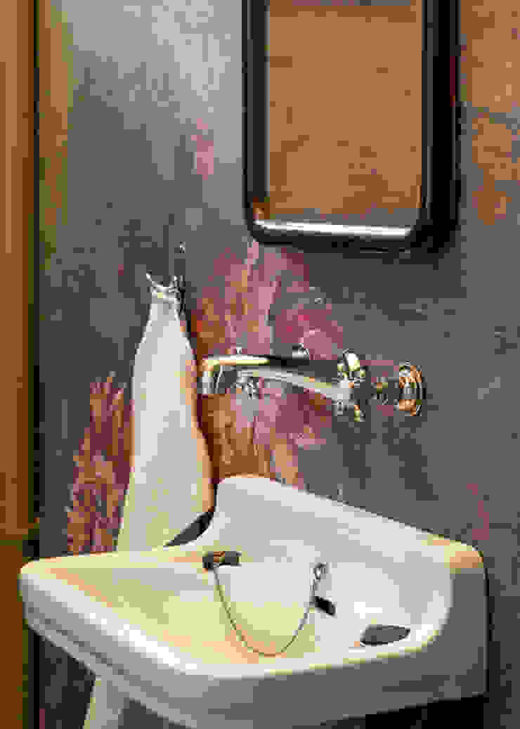 Nostalgie WC Traditional Bathrooms GmbH Klassische Badezimmer badezimmer,nostalgie,wc,toilette,retro,vintage,bad,badgestaltung,badausstattung,baddesign,viktorianisch,englisch