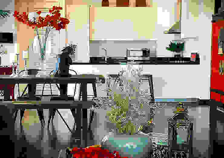 Sleek and Modern with Asian Style – Trump Tower Makati, Philippines, SNS Lush Designs and Home Decor Consultancy SNS Lush Designs and Home Decor Consultancy Living room