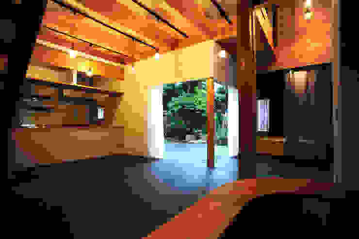 持送りの家 Homify