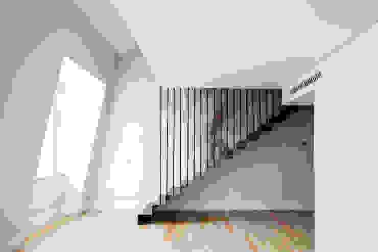 DOURADORES 160, Contacto Atlântico - Arquitectura Contacto Atlântico - Arquitectura Escadas Escadaria,Construção,Luminária,Madeira,corredor,Pisos,Piso,Madeira dura,Mancha de madeira,Teto