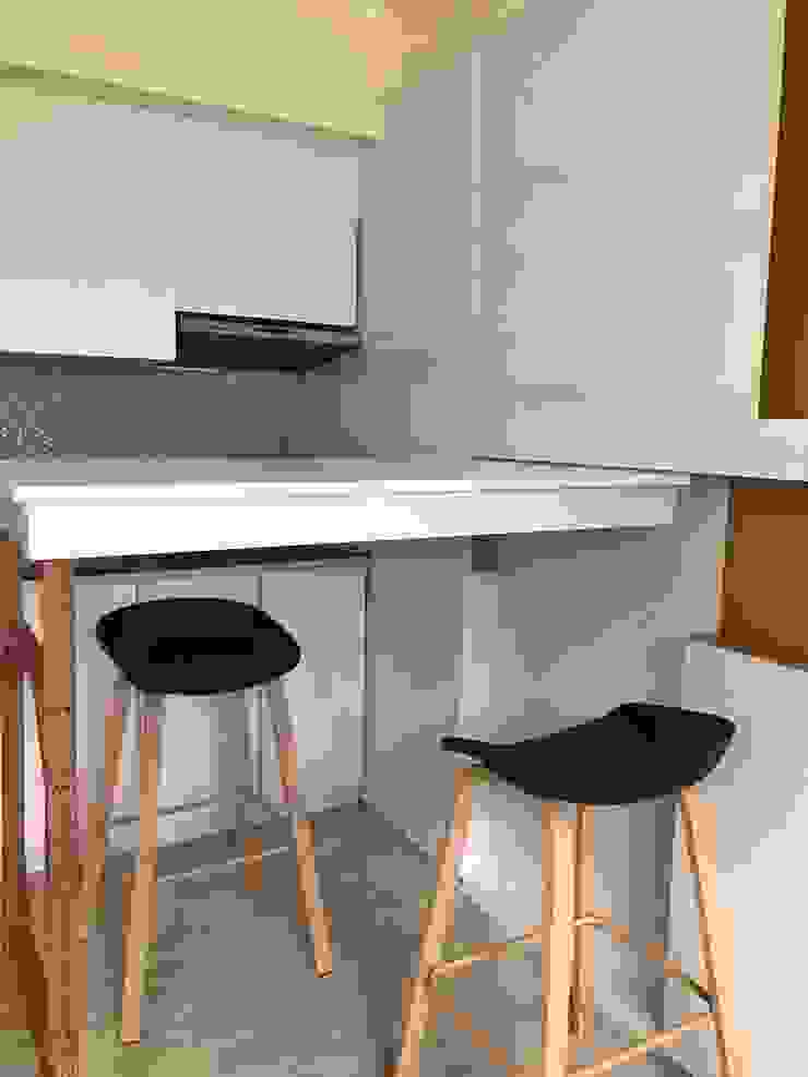 27.12 Residence Pluszerotwo Design Studio Scandinavian style dining room